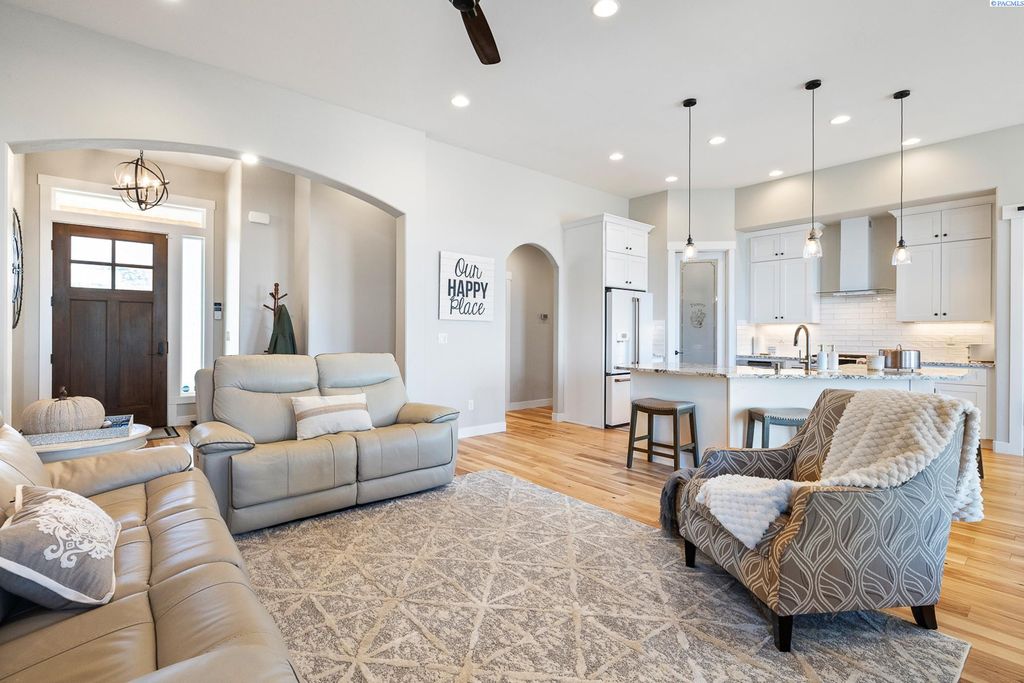 Photo of 21902 S 1522 Pr Sw (Richards Rd) Pr, Prosser, WA 99350 (MLS # 289600)