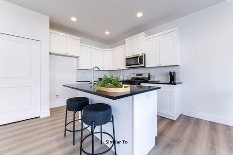 Photo of 10538 Clearwater Dr, Kennewick, WA 99336 (MLS # 291120)