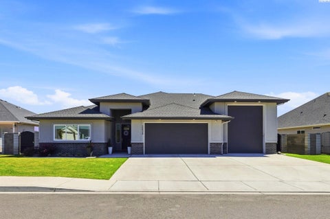 Photo of 2438 Maggio Loop, Richland, WA 99352 (MLS # 294110)