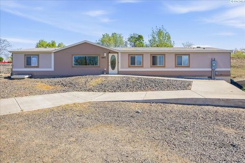 Photo of 1041 S Gum St, Kennewick, WA 99337 (MLS # 292092)