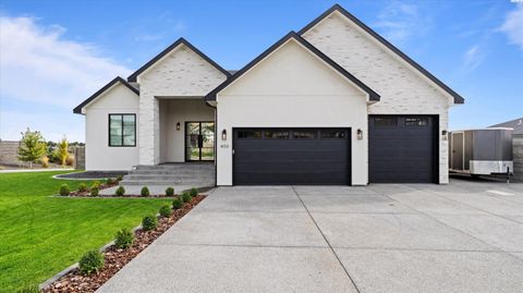 Photo of 400 Piper Street, Richland, WA 99352 (MLS # 287977)