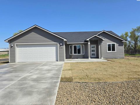 Photo of 2167 S Elm Place, Kennewick, WA 99337 (MLS # 287632)