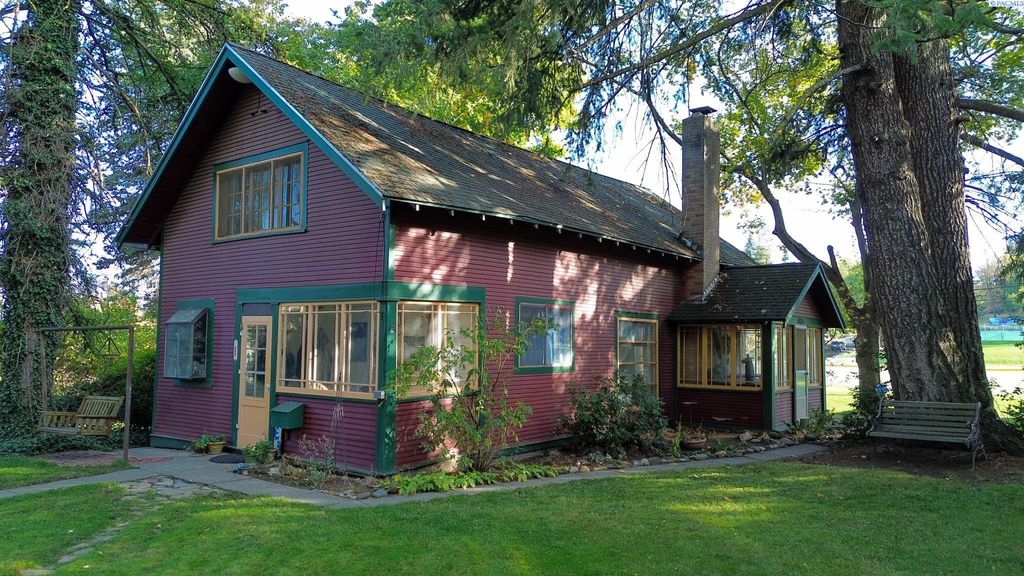 Photo of 430 SE Gladstone St, Pullman, WA 99163 (MLS # 289767)