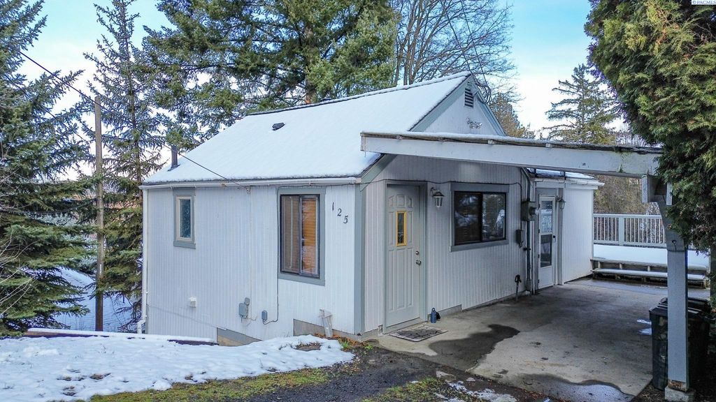 Photo of 125 SW State St, Pullman, WA 99163 (MLS # 290735)