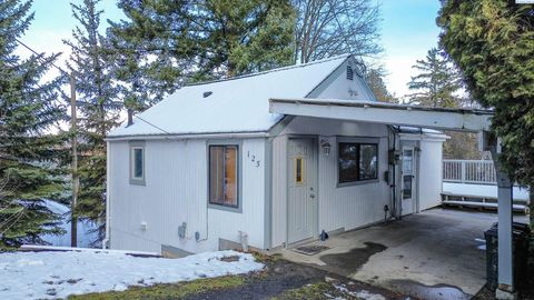 Photo of 125 SW State St, Pullman, WA 99163 (MLS # 290735)