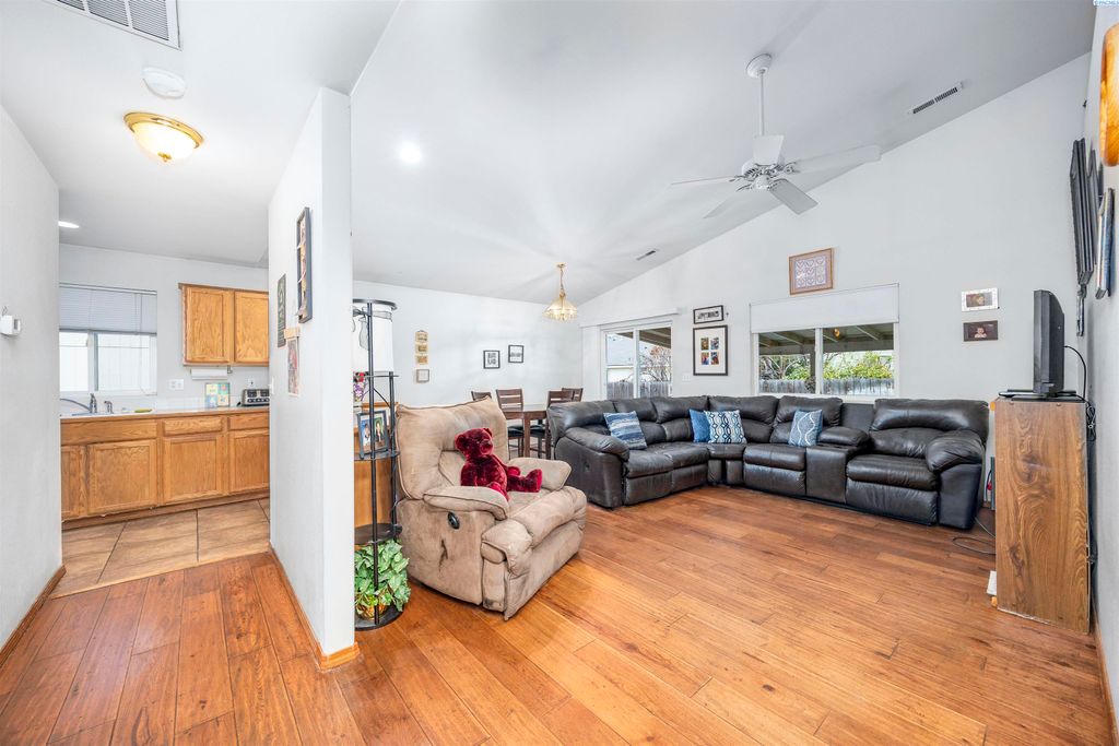 Photo of 7219 W 4th Ave, Kennewick, WA 99336 (MLS # 289222)