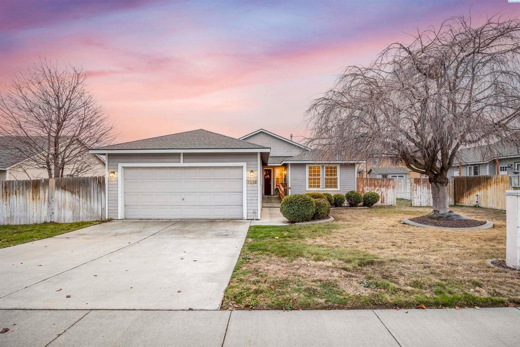 Photo of 7219 W 4th Ave, Kennewick, WA 99336 (MLS # 289222)