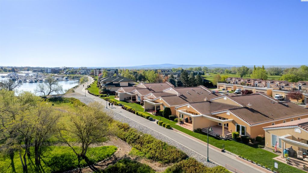 Photo of 164 Bradley Boulevard, Richland, WA 99352 (MLS # 292001)