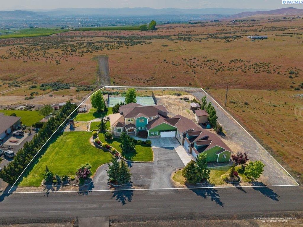 Photo of 500 Saint Hilaire Rd, Yakima, WA 98901 (MLS # 292895)