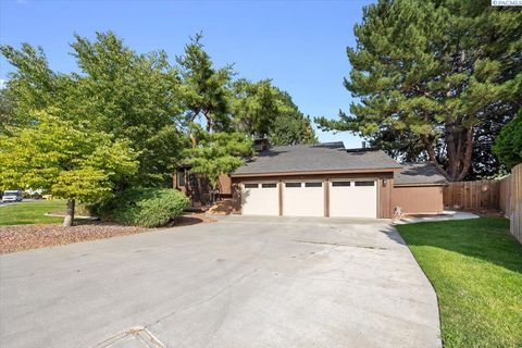 Photo of 2406 Greenbrook Blvd, Richland, WA 99352 (MLS # 288466) Photo of 2406 Greenbrook Blvd, Richland, WA 99352 (MLS # 288466)