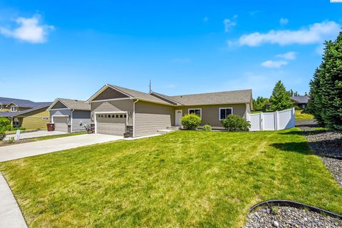 Photo of 1030 SW Corral Court, Pullman, WA 99163 (MLS # 293593)