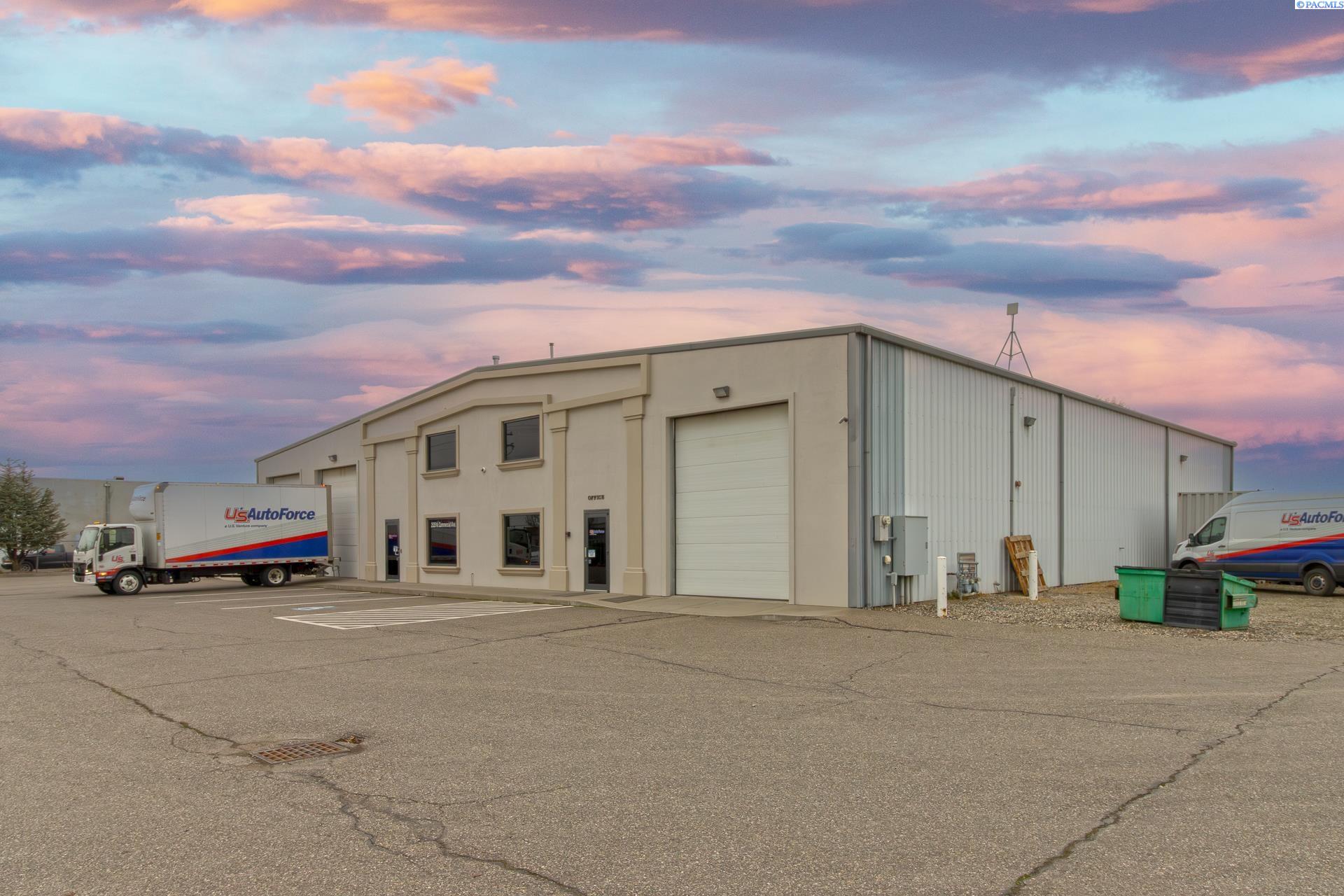 Photo 1 of 34 — 2525 N Commercial Ave, Pasco, WA 99301