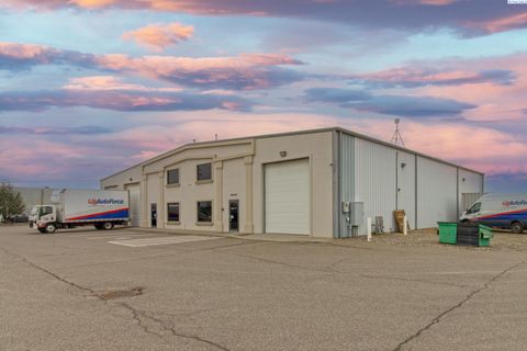 Photo of 2525 N Commercial Ave, Pasco, WA 99301 (MLS # 289313)