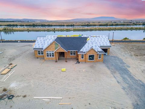 Photo of 161 Riviera Drive, Pasco, WA 99301 (MLS # 287971)