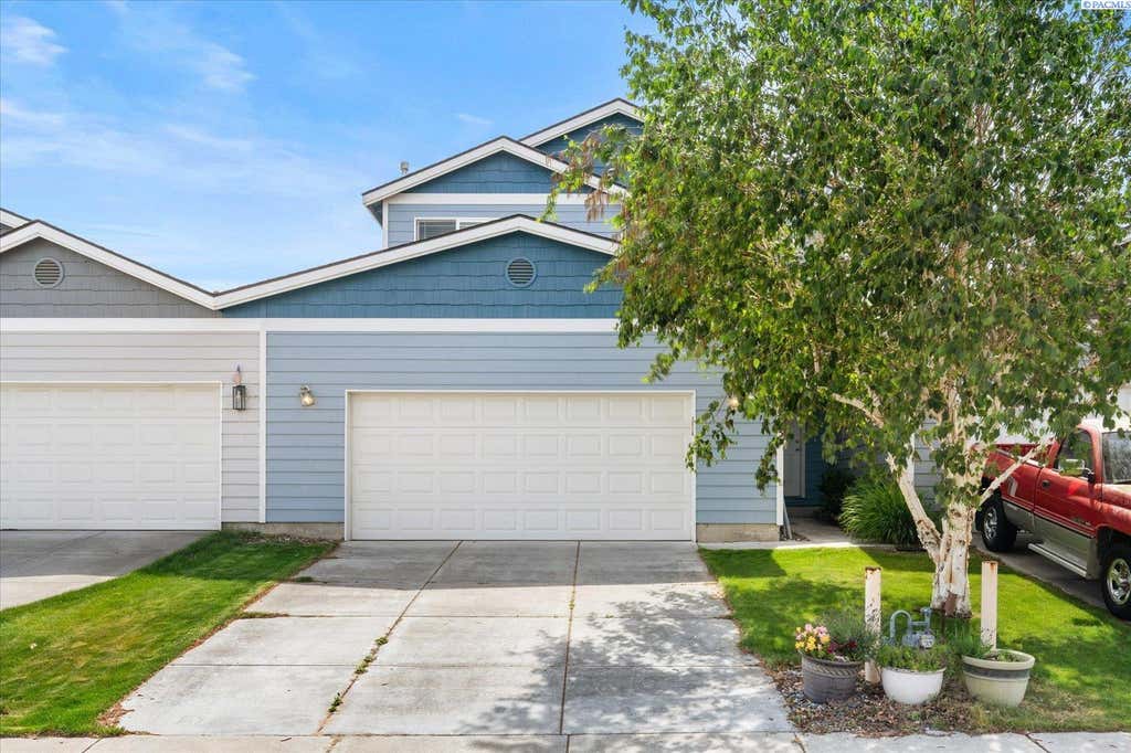 Photo of 2553 Jason Loop, Richland, WA 99352 (MLS # 292930)