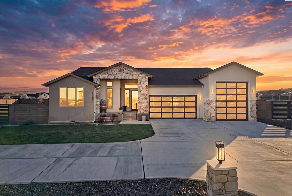 Photo of 89357 E Calico Road, Kennewick, WA 99338 (MLS # 290784)