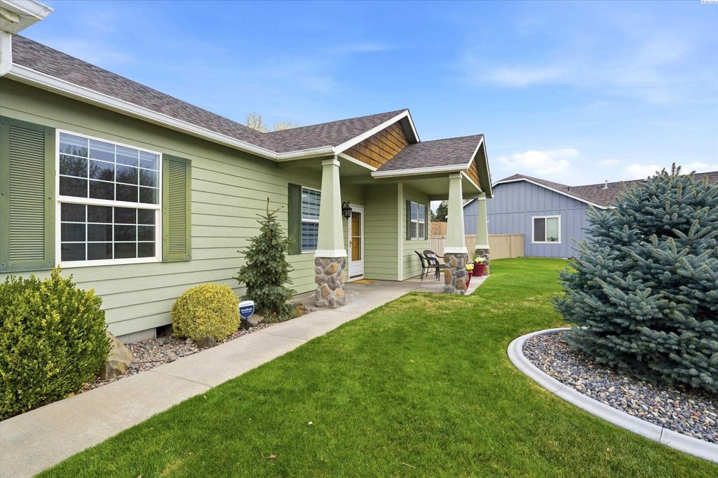 Photo of 5812 11th Ave, Kennewick, WA 99337 (MLS # 291557)