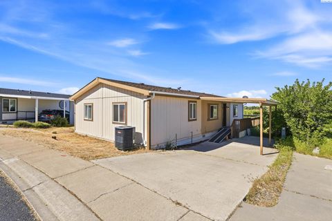 Photo of 70 Ridgecliff Drive, Richland, WA 99352 (MLS # 292631)