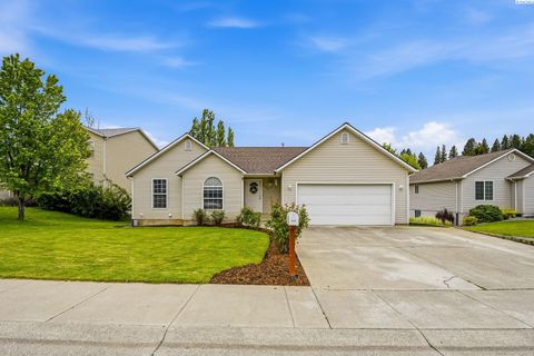 Photo of 445 Thomas St, Pullman, WA 99163 (MLS # 293073)