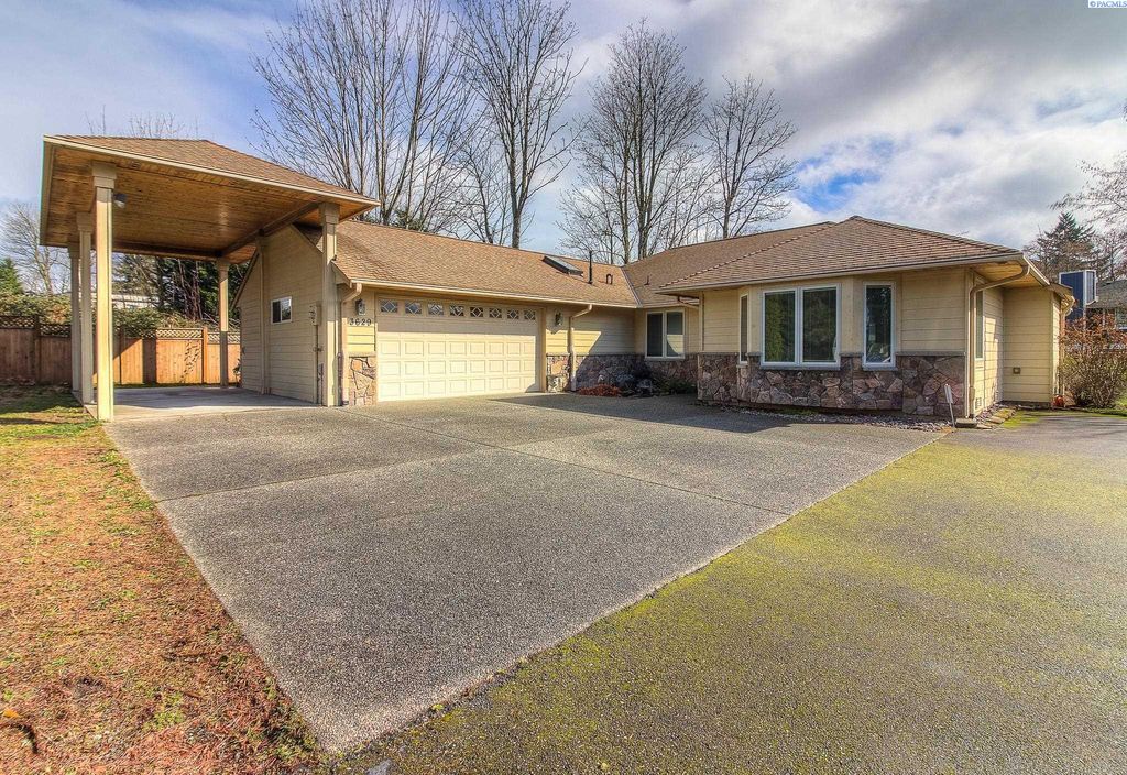 Photo of 3629 Lincoln Way, Lynwood, WA 98087 (MLS # 291160)