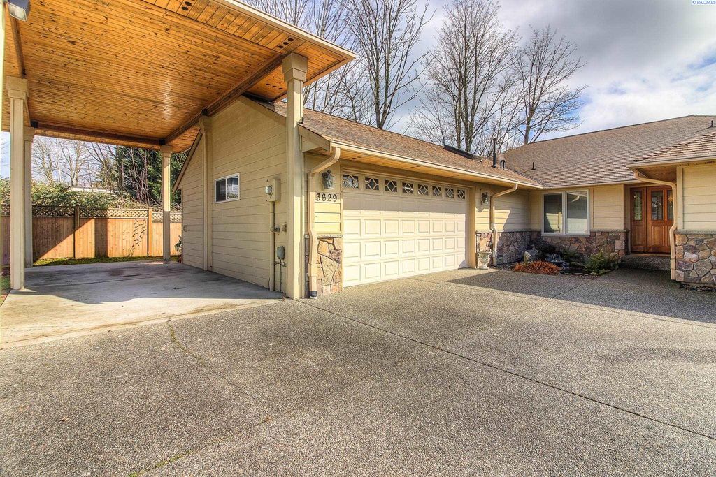 Photo of 3629 Lincoln Way, Lynwood, WA 98087 (MLS # 291160)