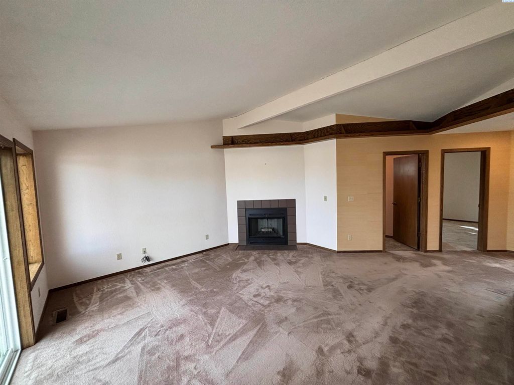 Photo of 1340 SW Wadleigh Dr, Pullman, WA 99163 (MLS # 291050)