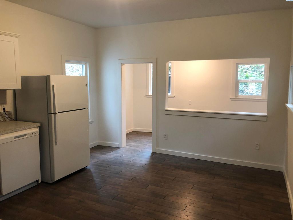 Photo of 410 E James St, Colfax, WA 99111 (MLS # 287706)