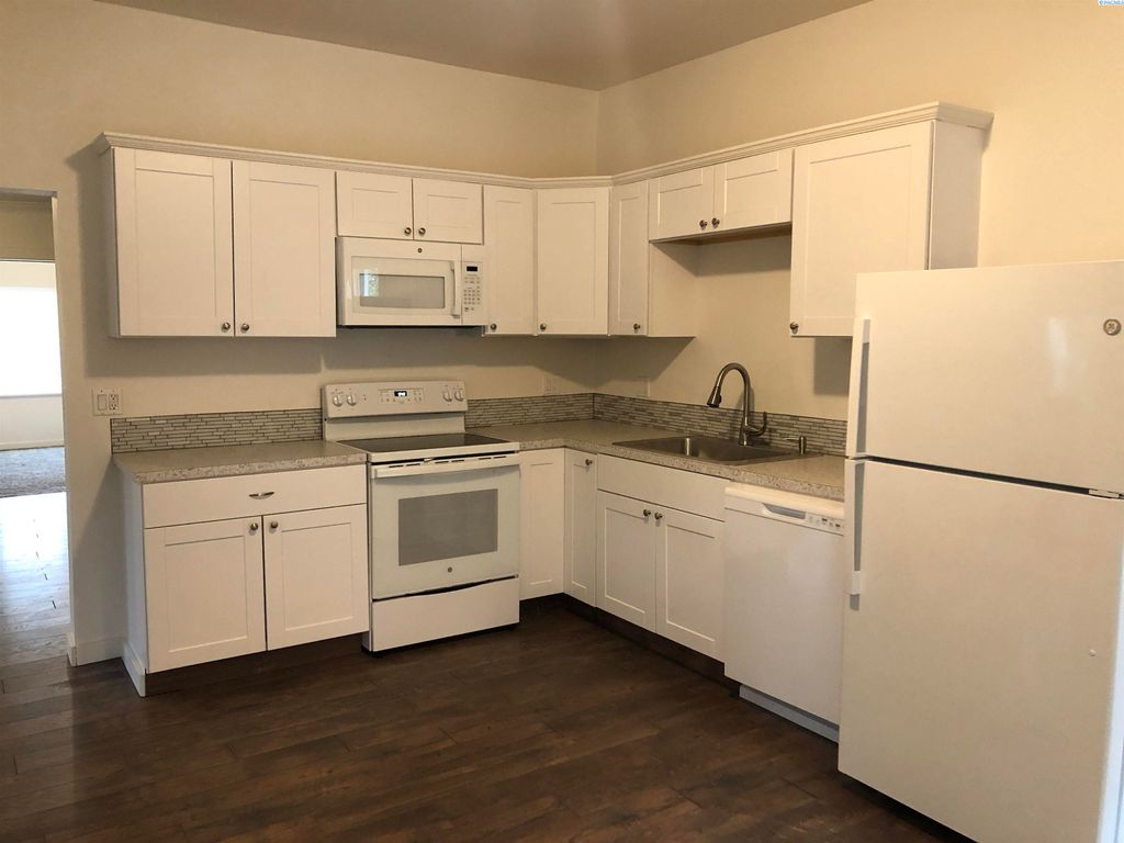 Photo of 410 E James St, Colfax, WA 99111 (MLS # 287706)
