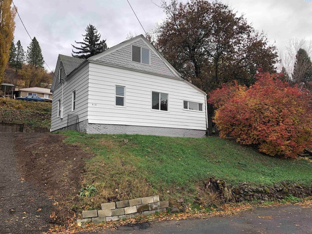 Photo of 410 E James St, Colfax, WA 99111 (MLS # 287706)