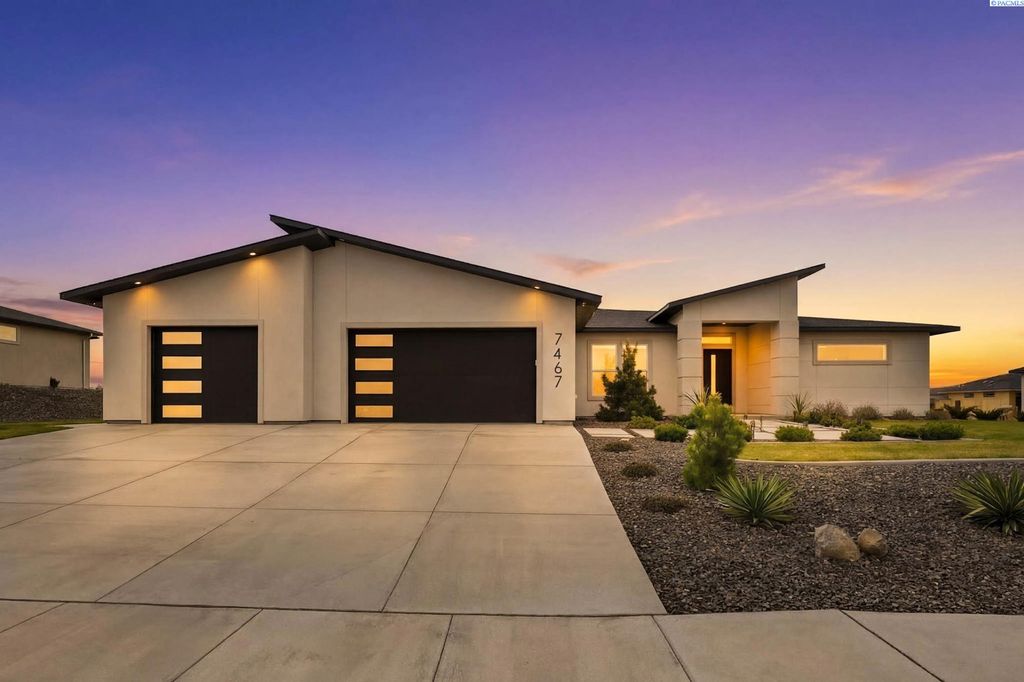 Photo of 7467 W 22nd Ave, Kennewick, WA 99338 (MLS # 291436)