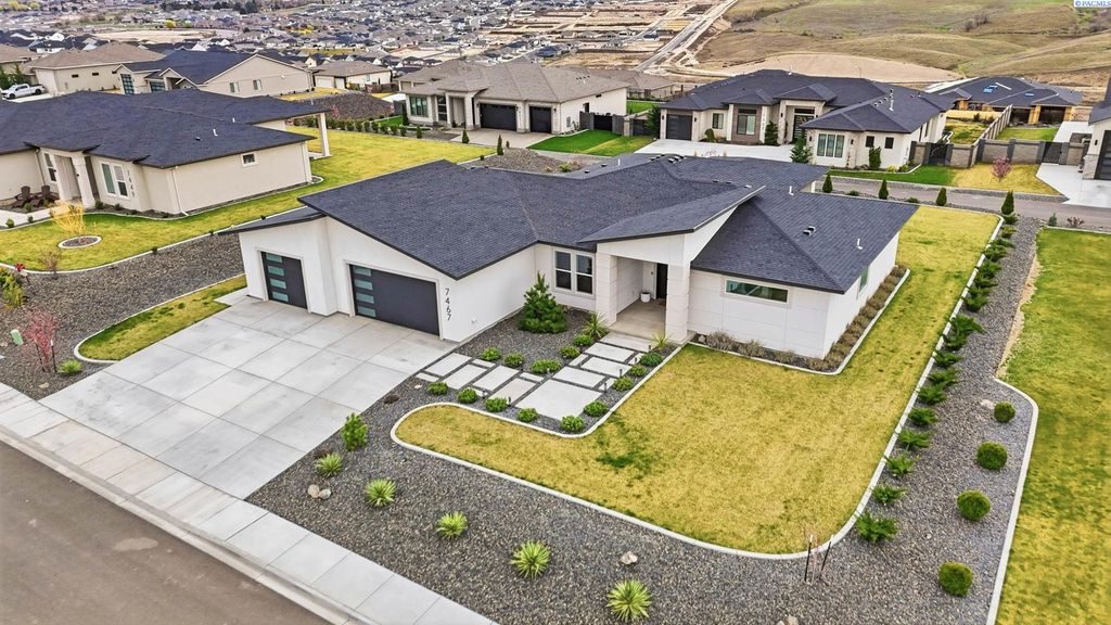 Photo of 7467 W 22nd Ave, Kennewick, WA 99338 (MLS # 291436)