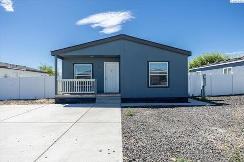 Photo of 2681 E Edison #5, Sunnyside, WA 98944 (MLS # 290361)