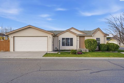 Photo of 1609 Lantana Ave, Richland, WA 99352 (MLS # 291138)
