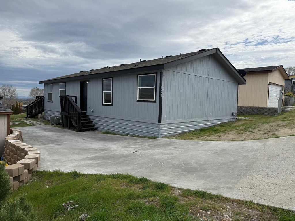 Photo of 624 Lonetree Ln, Richland, WA 99352 (MLS # 291418)