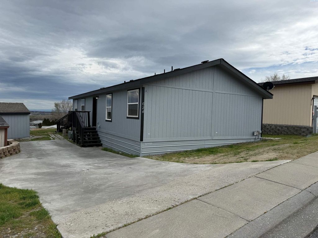 Photo of 624 Lonetree Ln, Richland, WA 99352 (MLS # 291418)