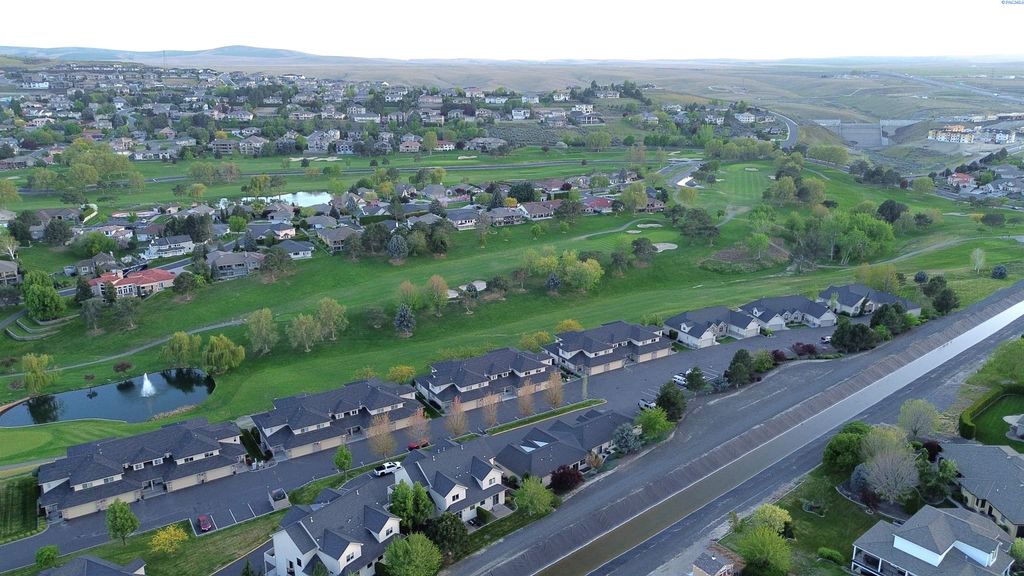 Photo of 3710 Canyon Lakes Dr K-102 Dr, Kennewick, WA 99337 (MLS # 292491)