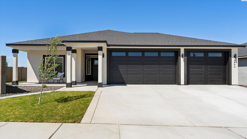 Photo of 3802 Scout Street, Richland, WA 99352 (MLS # 289799)