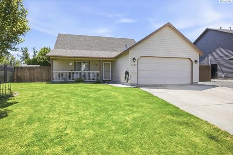 Photo of 1607 W 33rd Ave, Kennewick, WA 99337 (MLS # 293222)