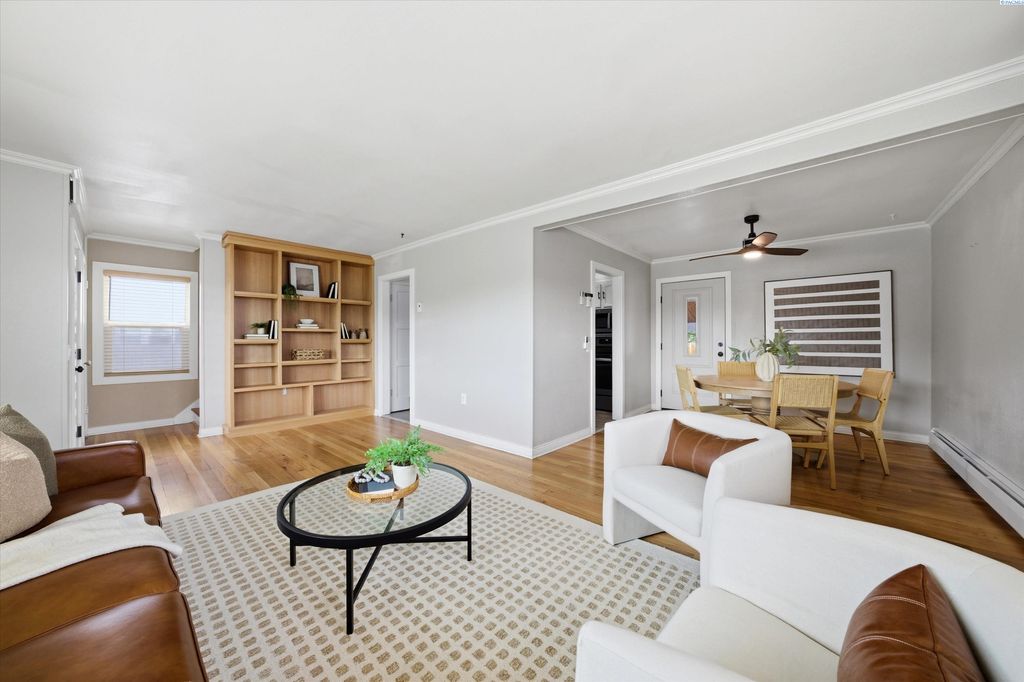 Photo of 90 Van Giesen St, Richland, WA 99354 (MLS # 292196)