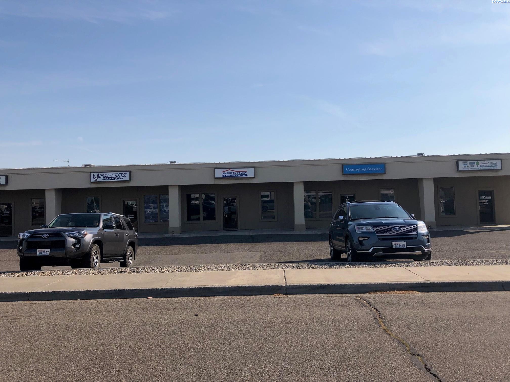 Photo 1 of 7 — 6855 W Clearwater Avenue, St J, Kennewick, WA 99336