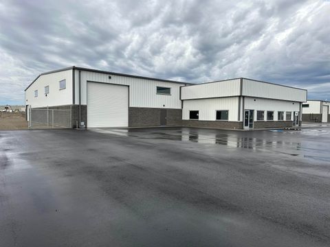 Photo of 2060 N Commercial Ave- Bldg B - Ste 101 Ave #B-101, Pasco, WA 99301 (MLS # 287624)