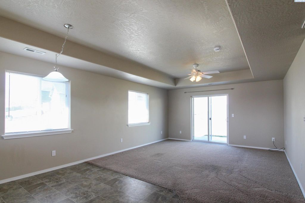 Photo of 6101 Turf Paradise Drive, Pasco, WA 99301 (MLS # 290730)