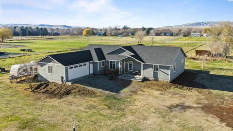 Photo of 97306 N Snively Rd, West Richland, WA 99353 (MLS # 289155)