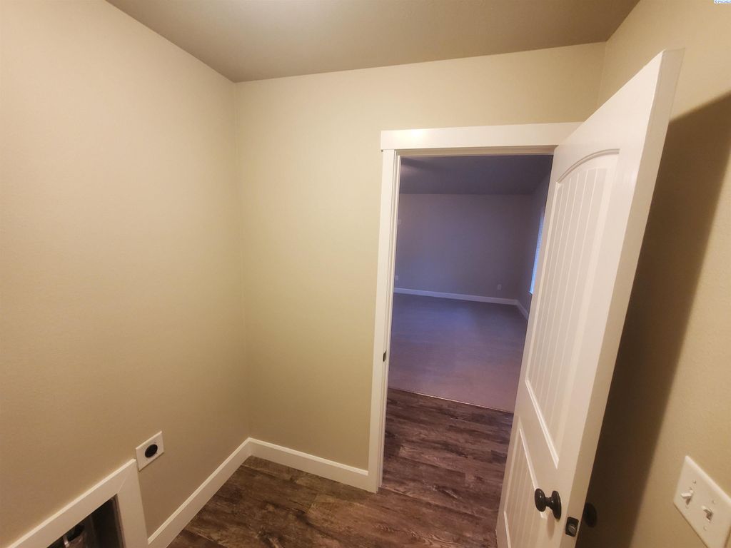 Photo of 5919 W 41st Ave, Kennewick, WA 99338 (MLS # 289415)