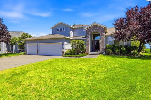 Photo of 2915 Sonoran Ct, Richland, WA 99354 (MLS # 293842)