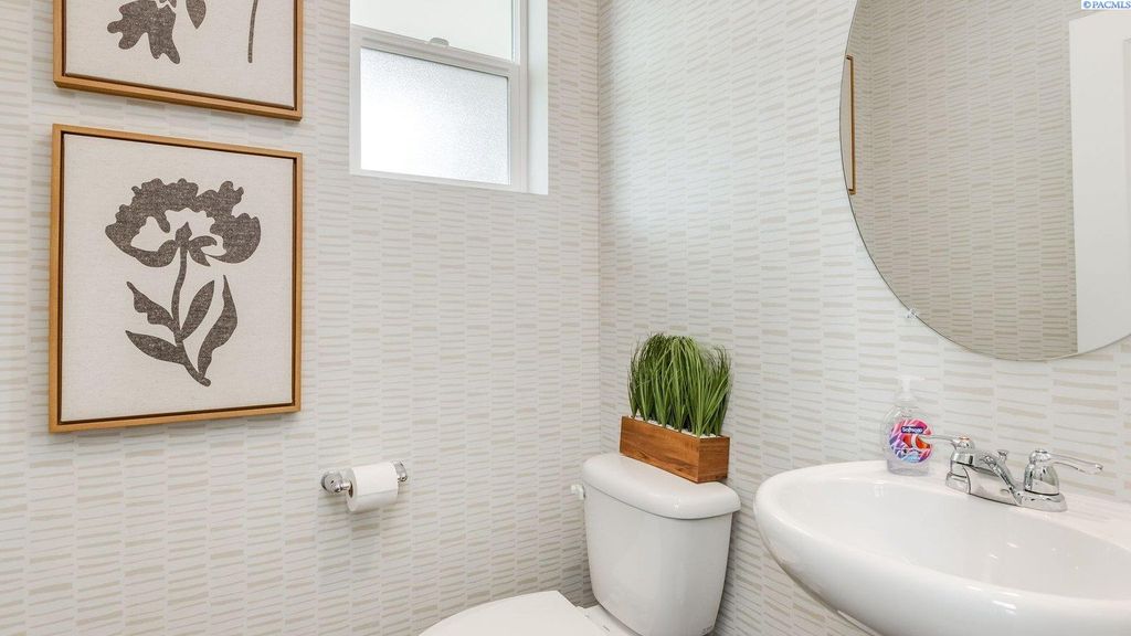 Photo of 6427 Polar Dr, Pasco, WA 99301 (MLS # 291421)