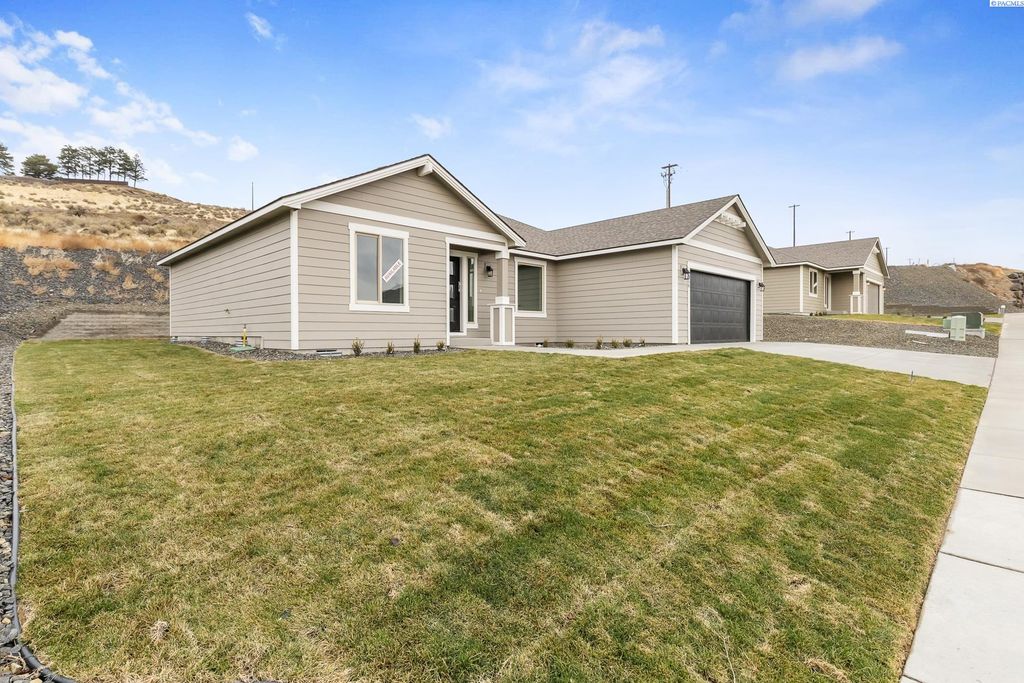 Photo of 6254 W 28th Ave, Kennewick, WA 99338 (MLS # 291751)