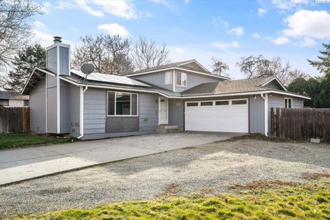 Photo of 8201 W Deschutes Ave, Kennewick, WA 99336 (MLS # 290136)