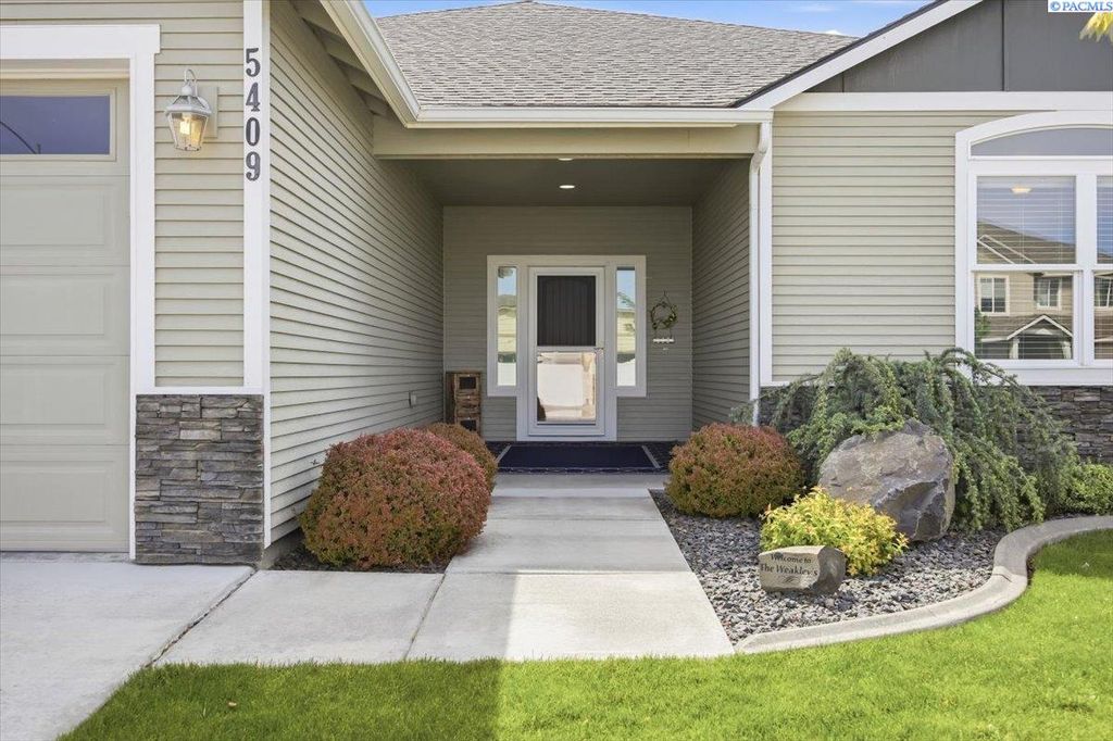 Photo of 5409 W 19th Ave, Kennewick, WA 99338 (MLS # 292473)