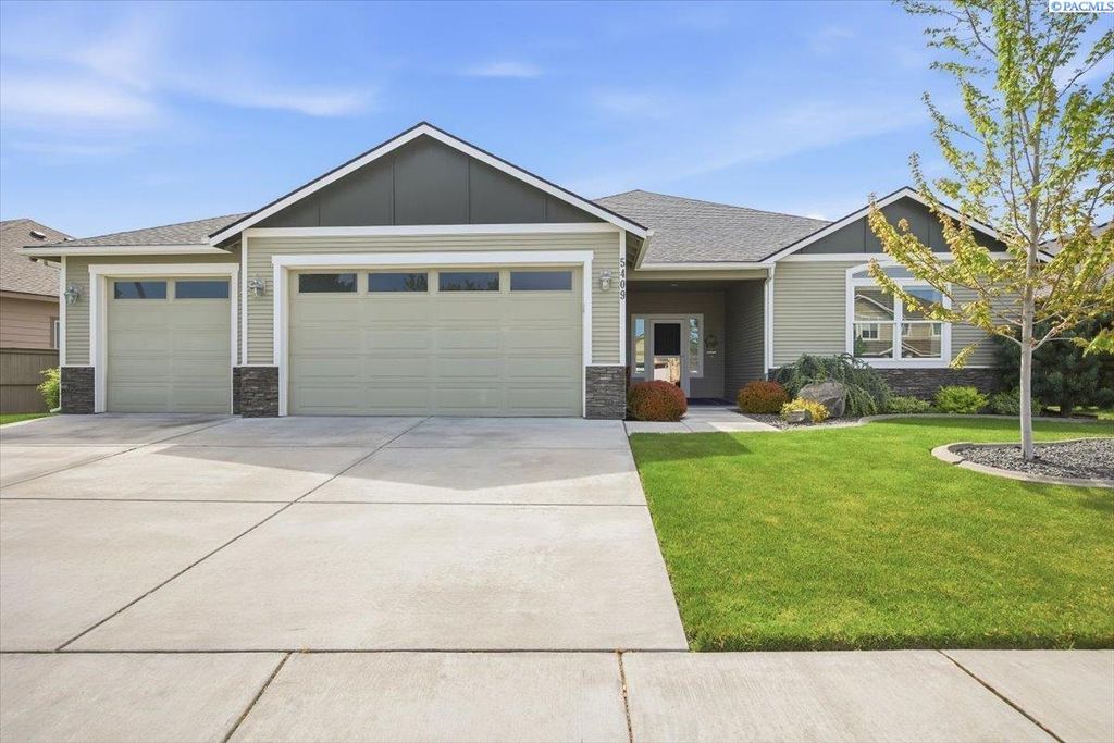 Photo of 5409 W 19th Ave, Kennewick, WA 99338 (MLS # 292473)
